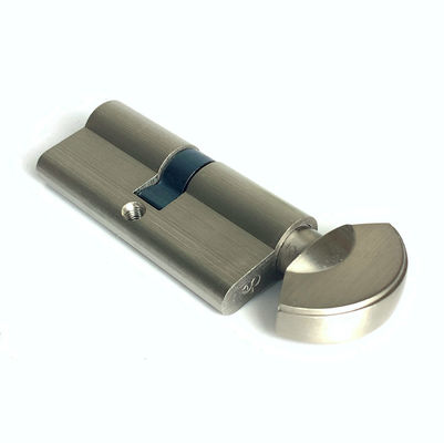 El cierre del cilindro de zinc del WC es de 70 mm